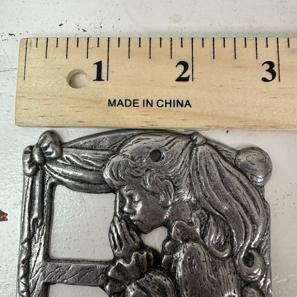 Vintage 1993 Carson Pewter Cat/Girl Praying Wall Metal Hook - Picture 4 of 5